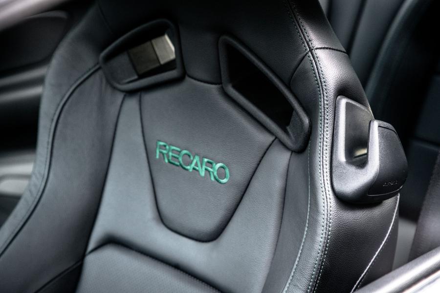 Детали интерьера Ford Mustang Bullitt 2018 года  (EU) (фото 30 из 50)